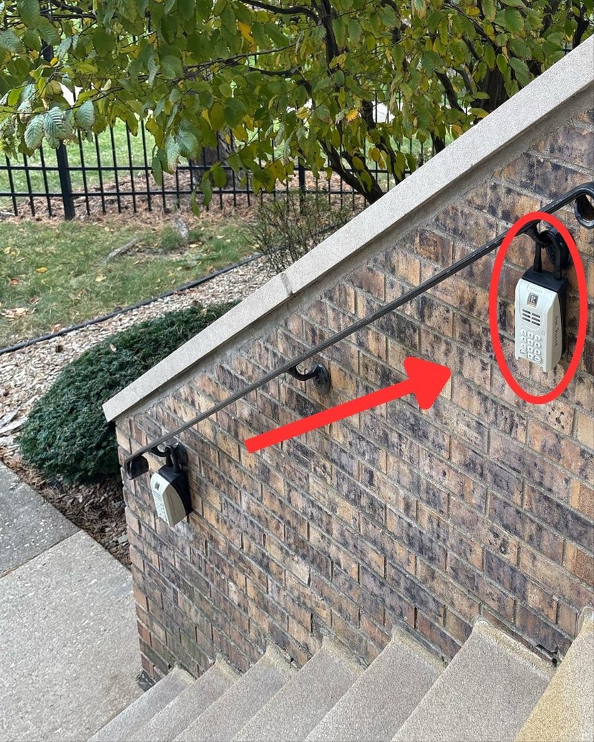 467 HIAWATHA Trail #201, Wood Dale, IL 60191