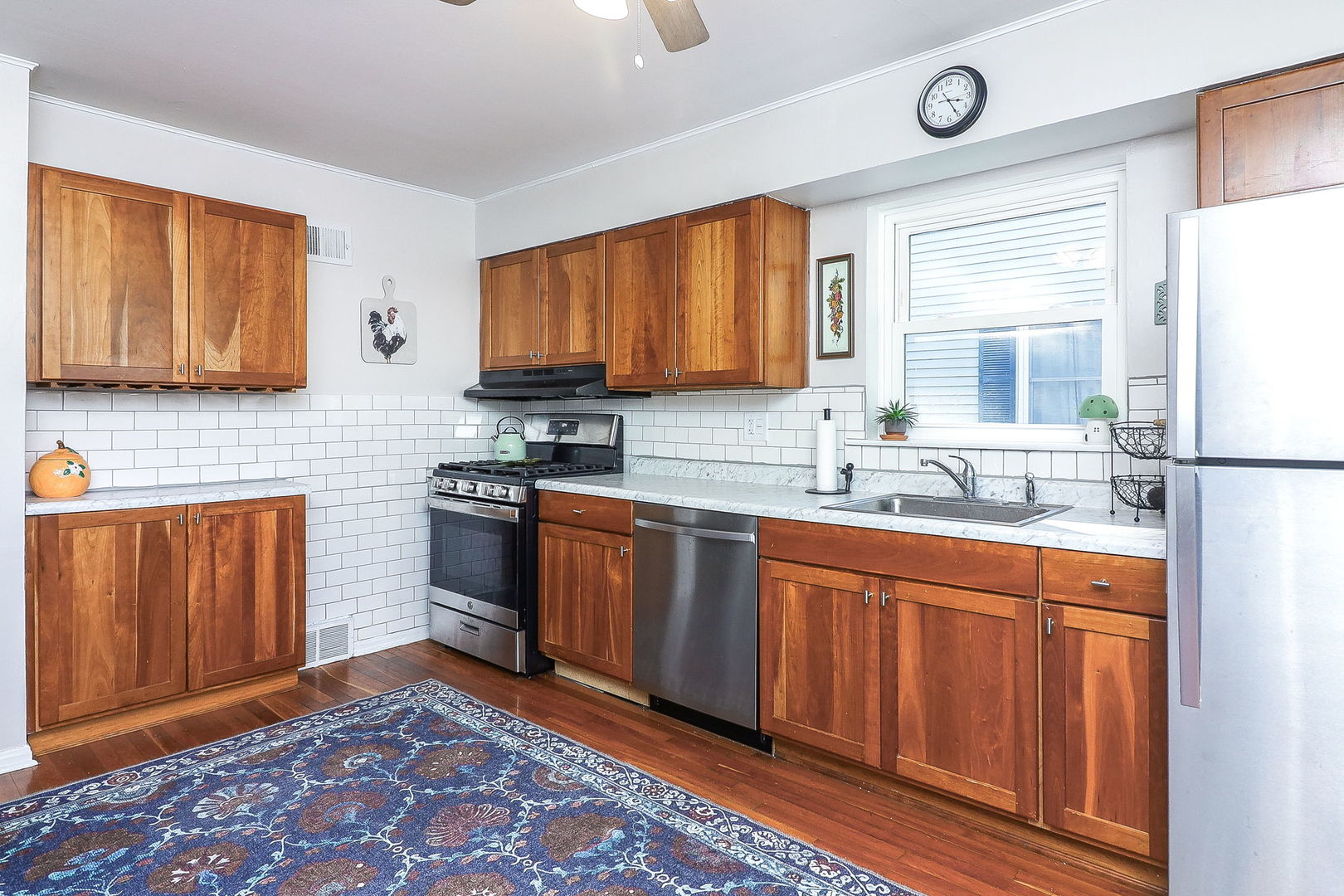 121 W Park Drive, Lombard, IL 60148