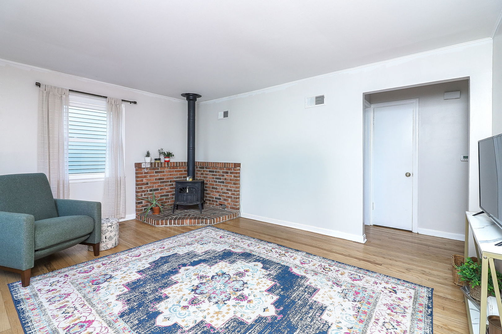 121 W Park Drive, Lombard, IL 60148