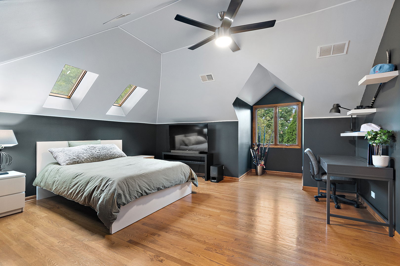 10040 W 127th Street, Palos Park, IL 60464