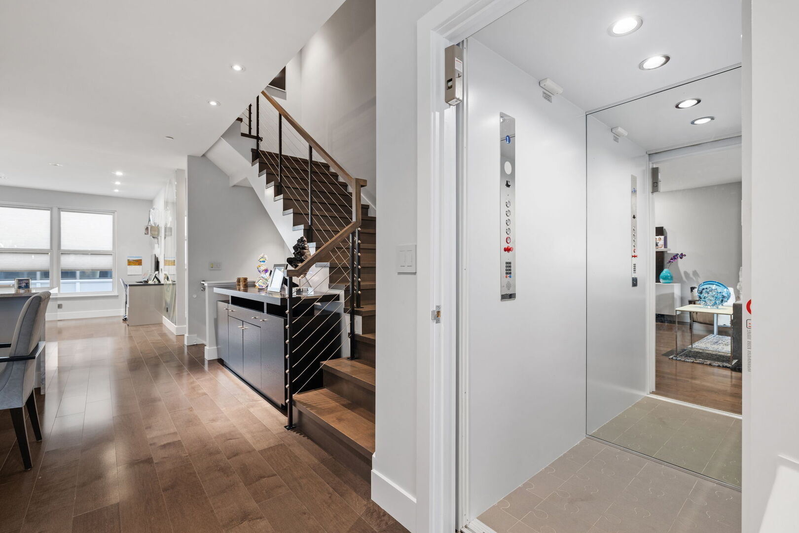 353 E Liberty Drive, Wheaton, IL 60187