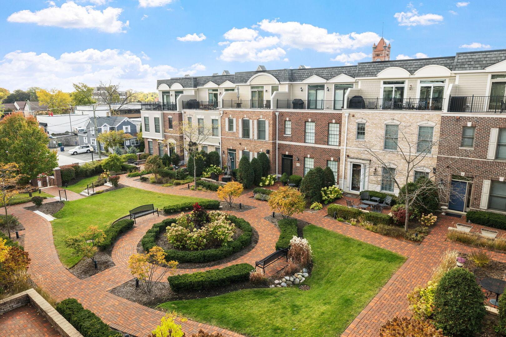 353 E Liberty Drive, Wheaton, IL 60187