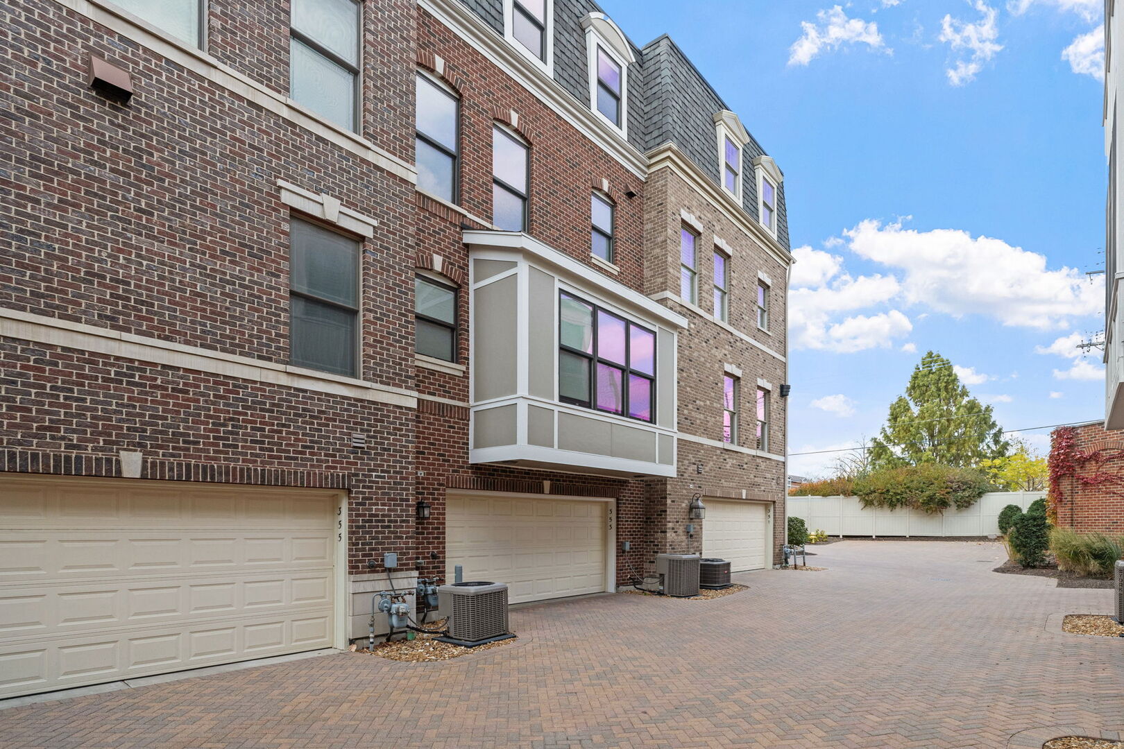 353 E Liberty Drive, Wheaton, IL 60187