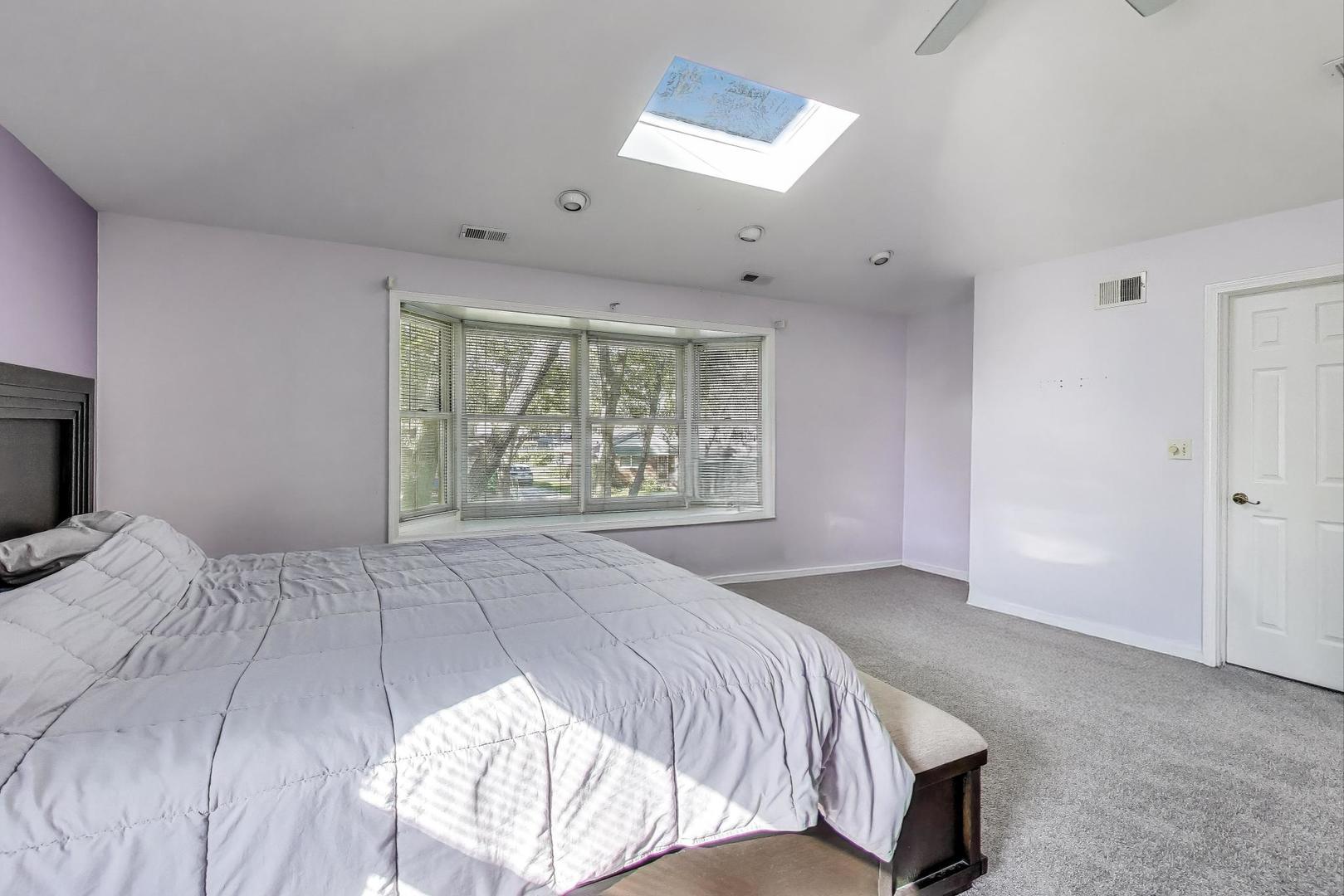 3N425 HOWARD Avenue, Elmhurst, IL 60126