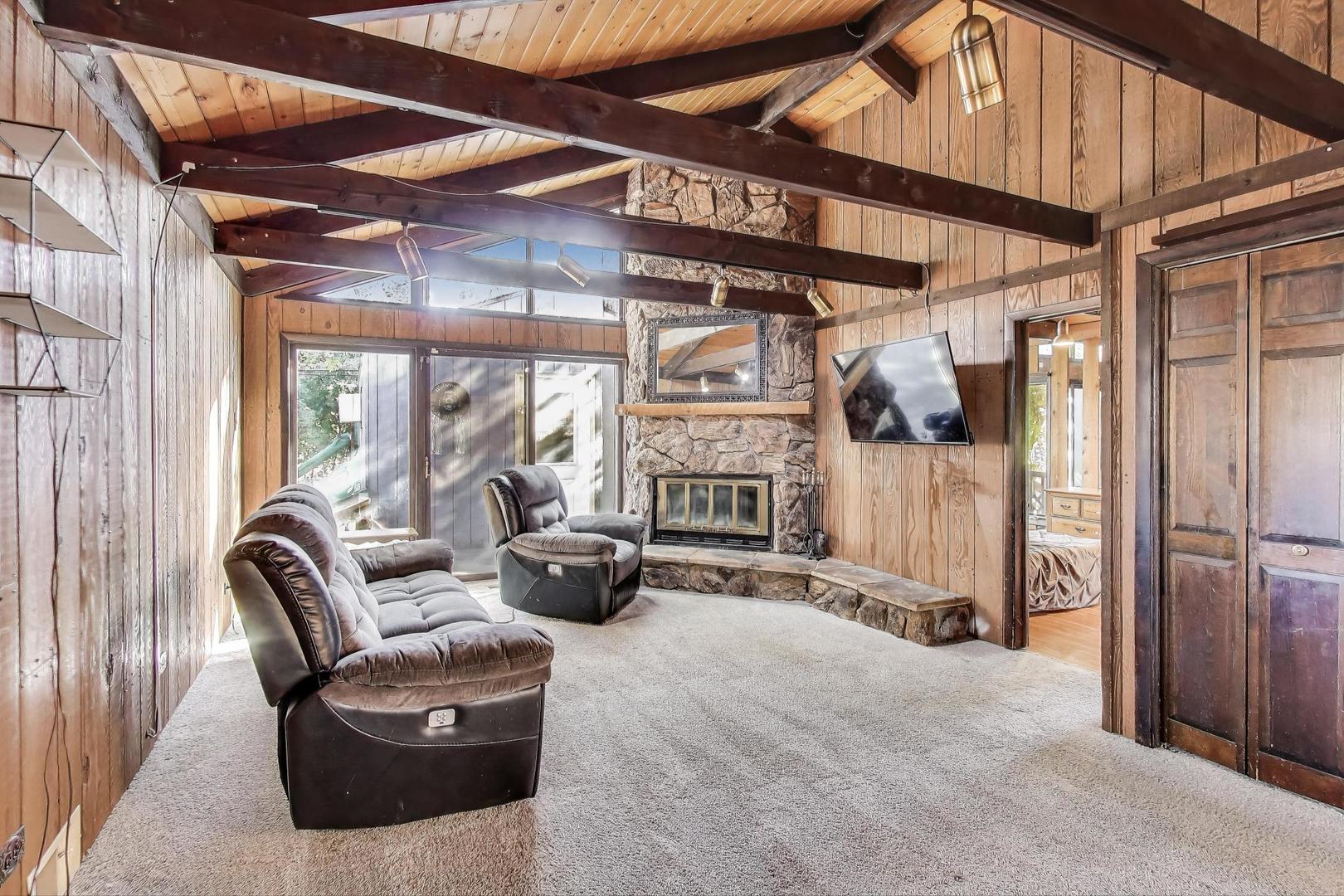 3N425 HOWARD Avenue, Elmhurst, IL 60126