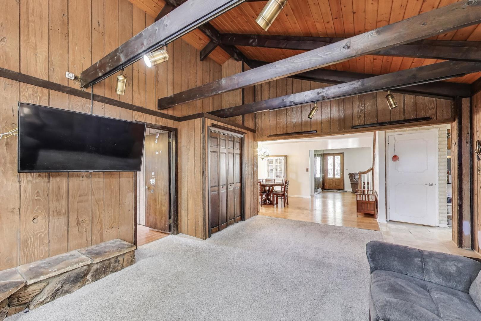 3N425 HOWARD Avenue, Elmhurst, IL 60126