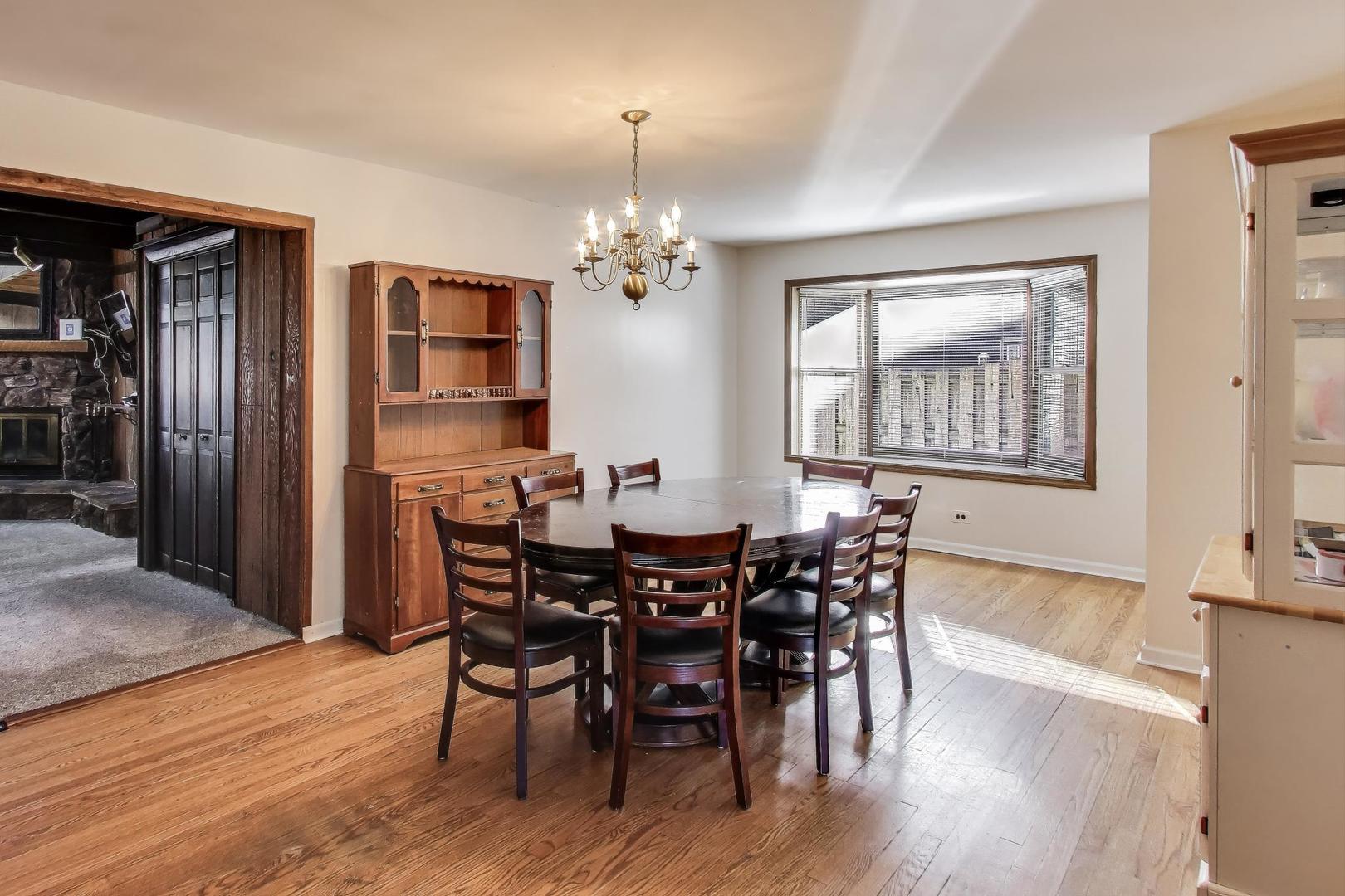 3N425 HOWARD Avenue, Elmhurst, IL 60126