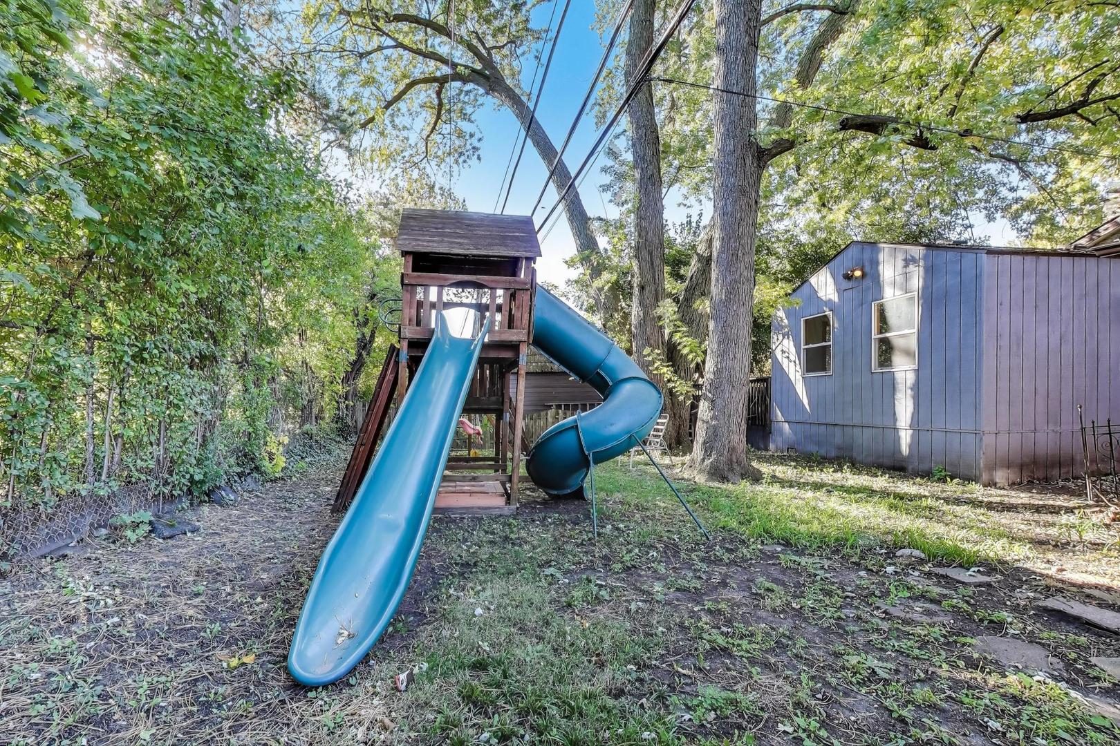 3N425 HOWARD Avenue, Elmhurst, IL 60126