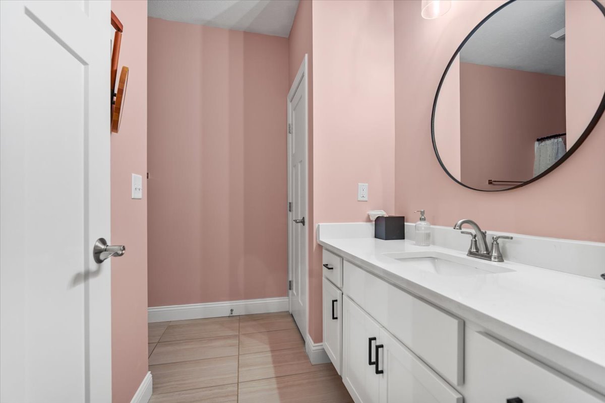 21 Brookstone Circle, Bloomington, IL 61704