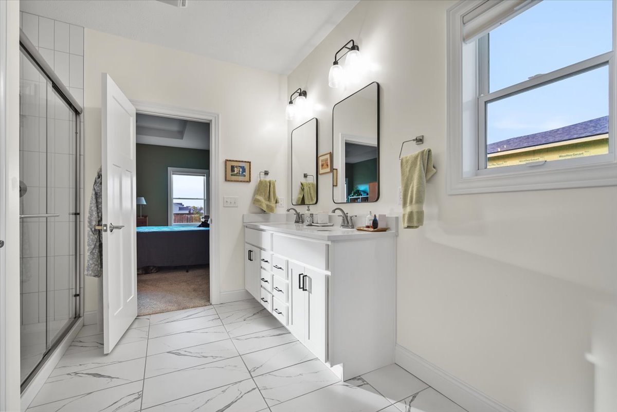 21 Brookstone Circle, Bloomington, IL 61704