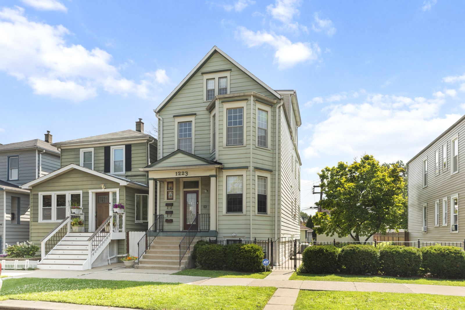 1223 S ELMWOOD Avenue #TWO, Berwyn, IL 60402