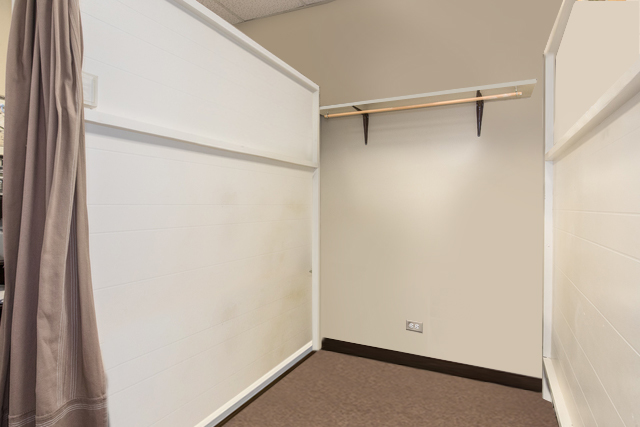 1645 S River Road #19, Des Plaines, IL 60018