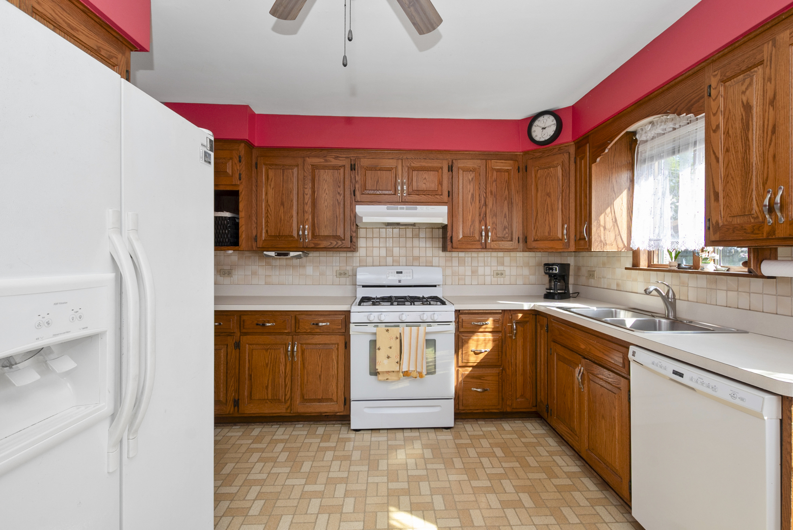 8907 Saratoga Drive, Bridgeview, IL 60455