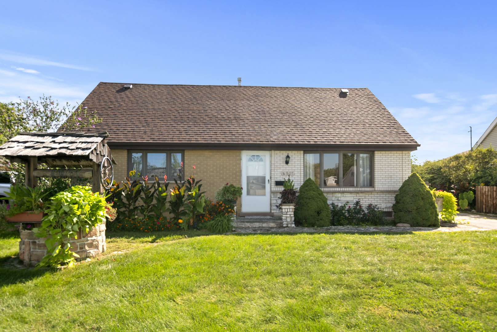 8907 Saratoga Drive, Bridgeview, IL 60455