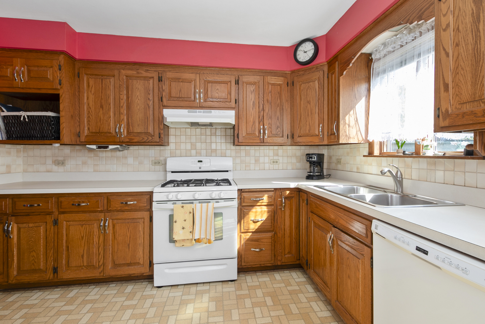 8907 Saratoga Drive, Bridgeview, IL 60455