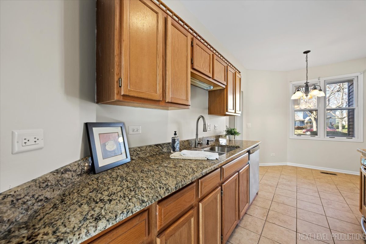 1208 Tennyson Lane, Naperville, IL 60540