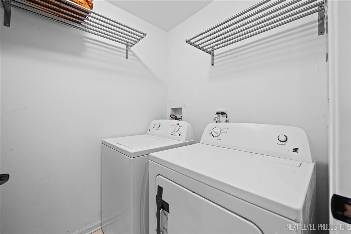 1208 Tennyson Lane, Naperville, IL 60540