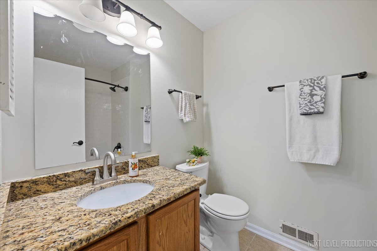 1208 Tennyson Lane, Naperville, IL 60540