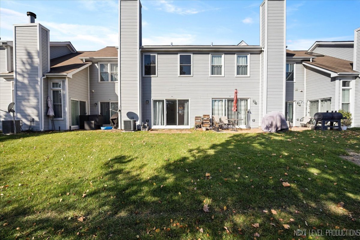 1208 Tennyson Lane, Naperville, IL 60540