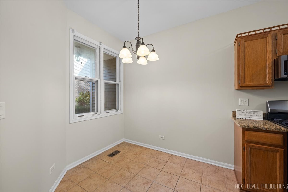 1208 Tennyson Lane, Naperville, IL 60540