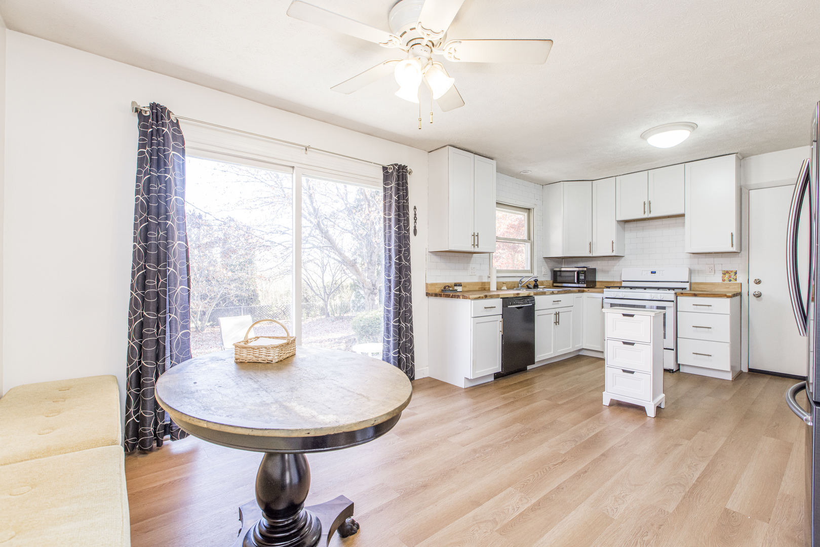 1211 Sandburg Drive, Bloomington, IL 61704