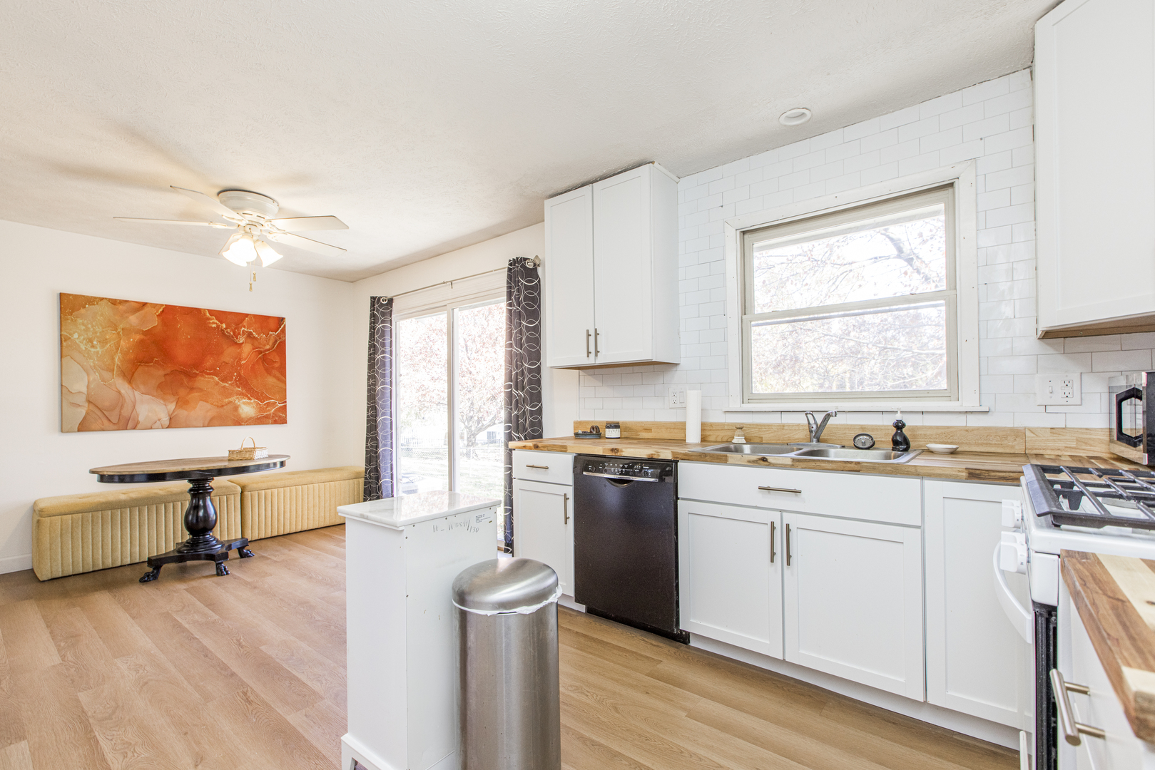 1211 Sandburg Drive, Bloomington, IL 61704