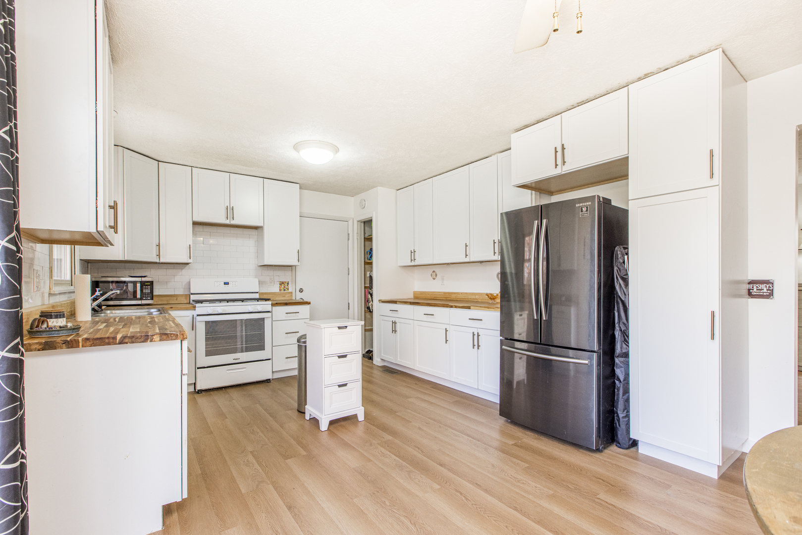 1211 Sandburg Drive, Bloomington, IL 61704