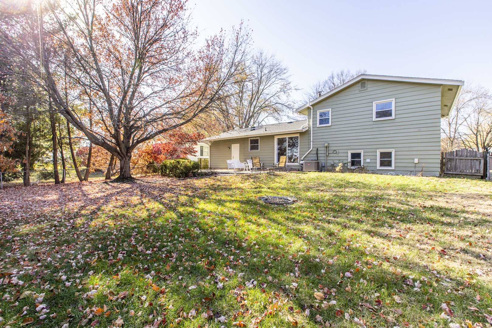 1211 Sandburg Drive, Bloomington, IL 61704