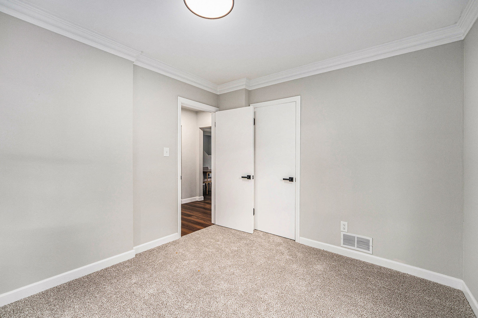 18122 Wentworth Avenue, Lansing, IL 60438