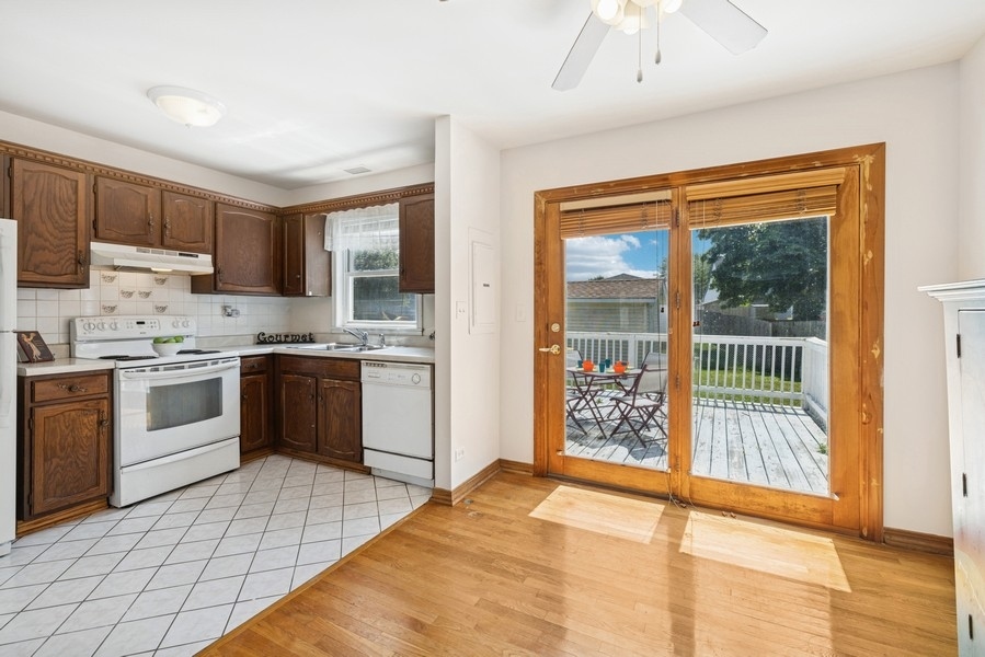 717 N Lakeside Drive, Vernon Hills, IL 60061