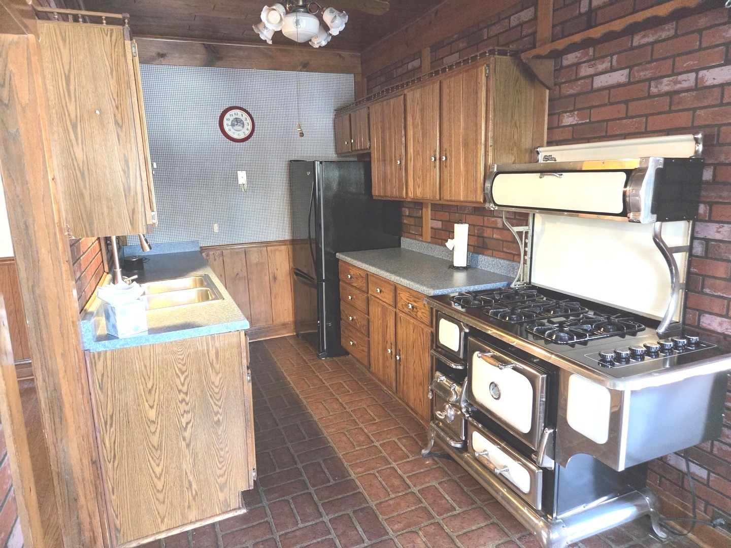 5651 N Neva Avenue, Chicago, IL 60631