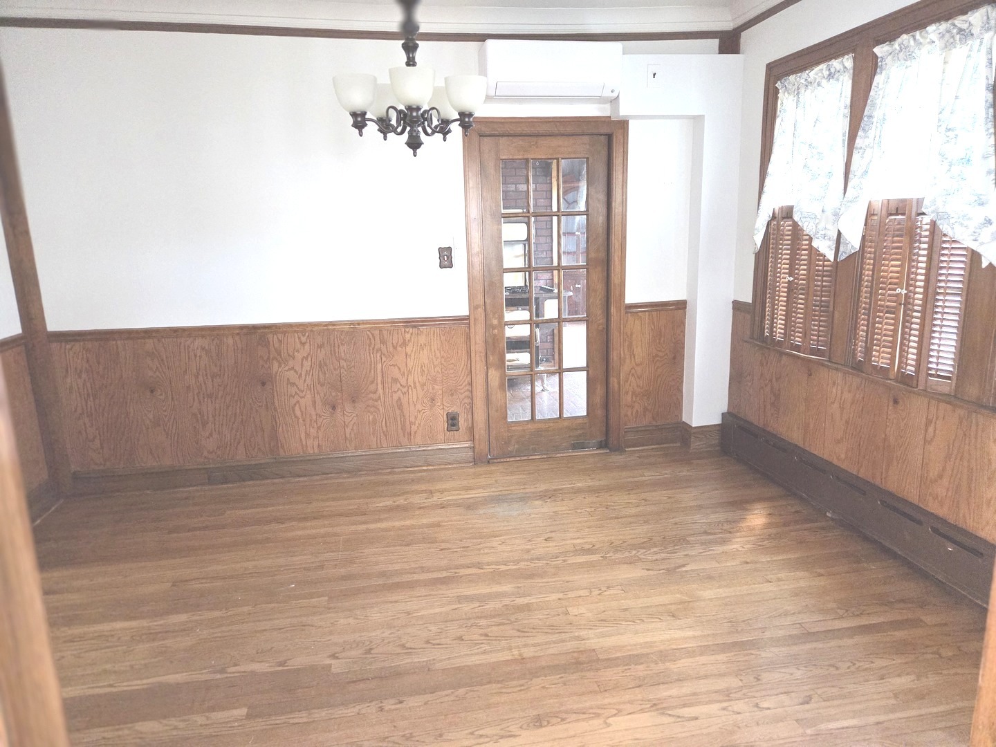 5651 N Neva Avenue, Chicago, IL 60631