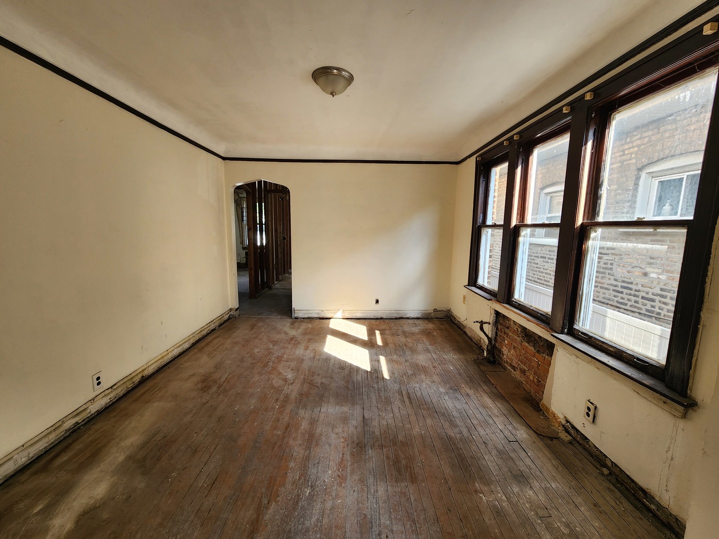 8325 S Cregier Avenue, Chicago, IL 60617