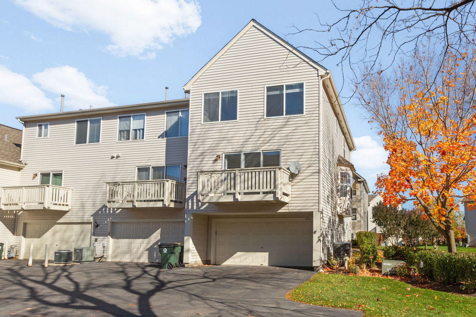 1086 Manchester Circle, Grayslake, IL 60030