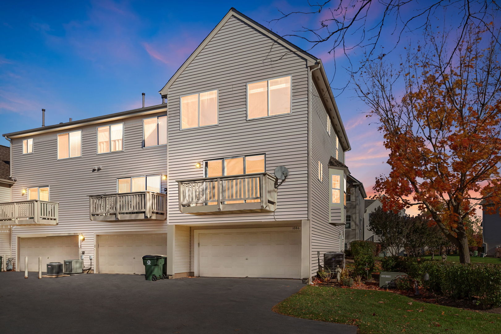 1086 Manchester Circle, Grayslake, IL 60030