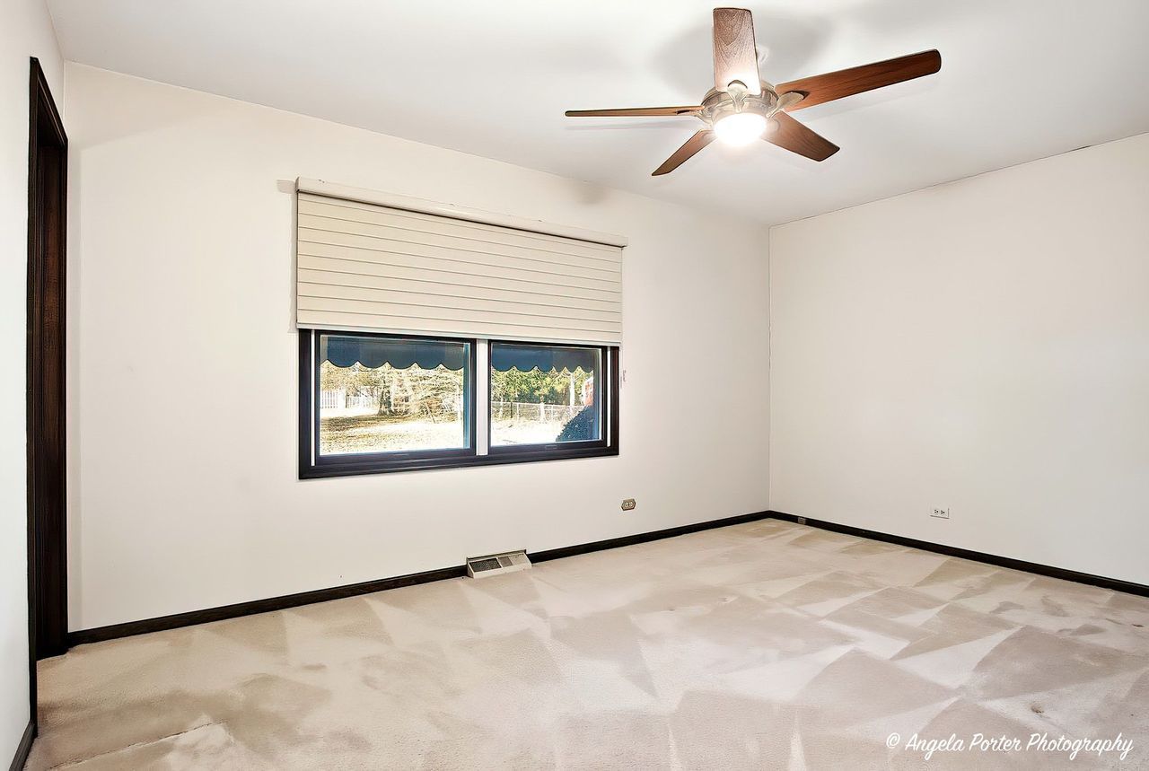 26140 N Ann Court, Wauconda, IL 60084