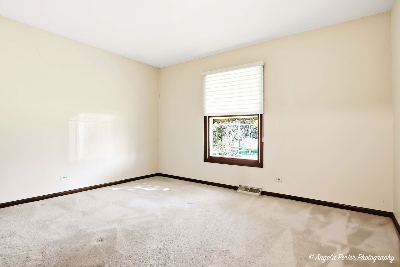 26140 N Ann Court, Wauconda, IL 60084