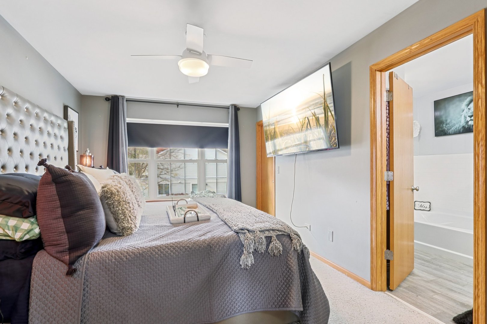 533 Blue Springs Drive, Fox Lake, IL 60020