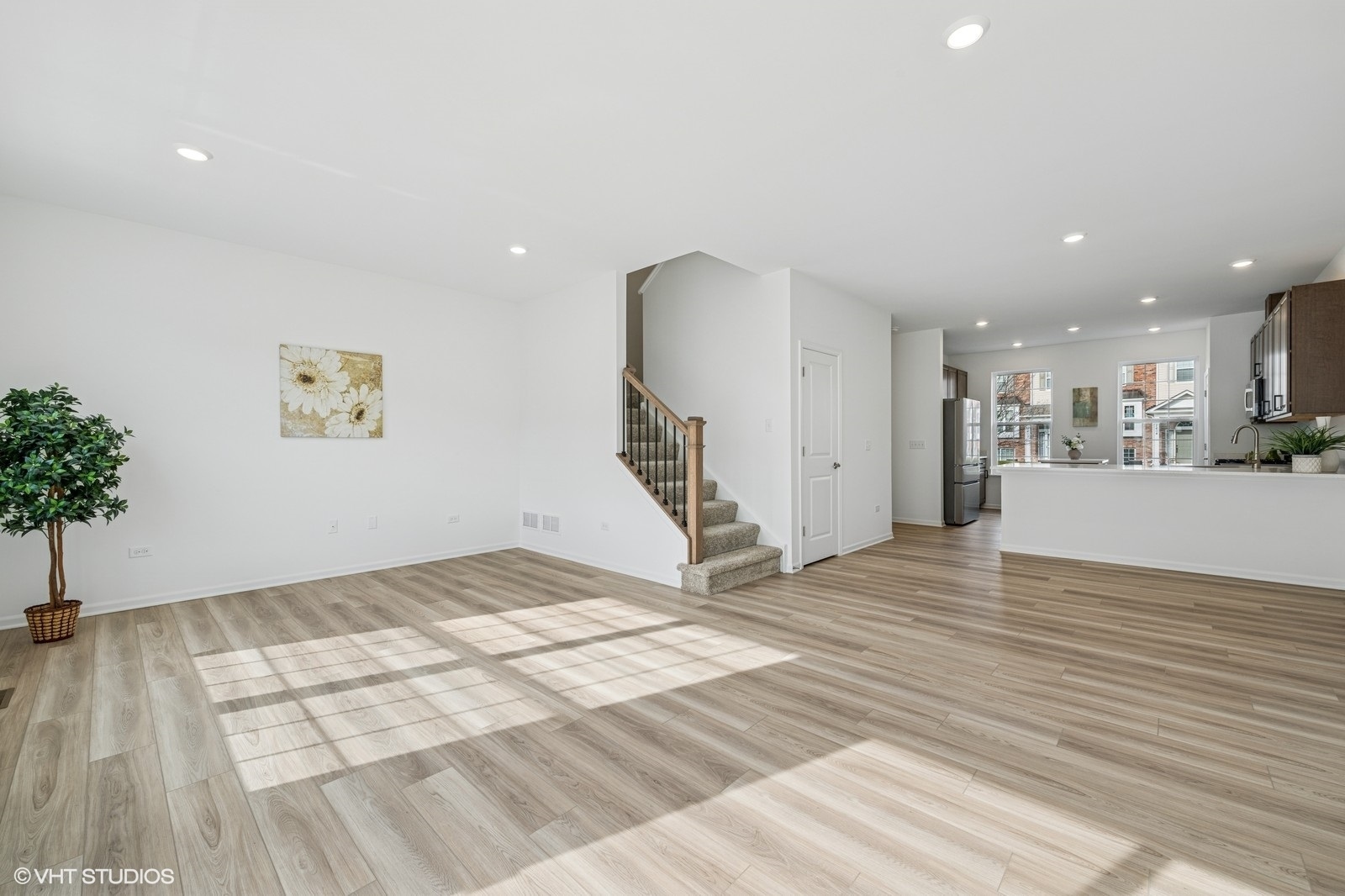 1204 Neubauer Circle #1304, Lindenhurst, IL 60046