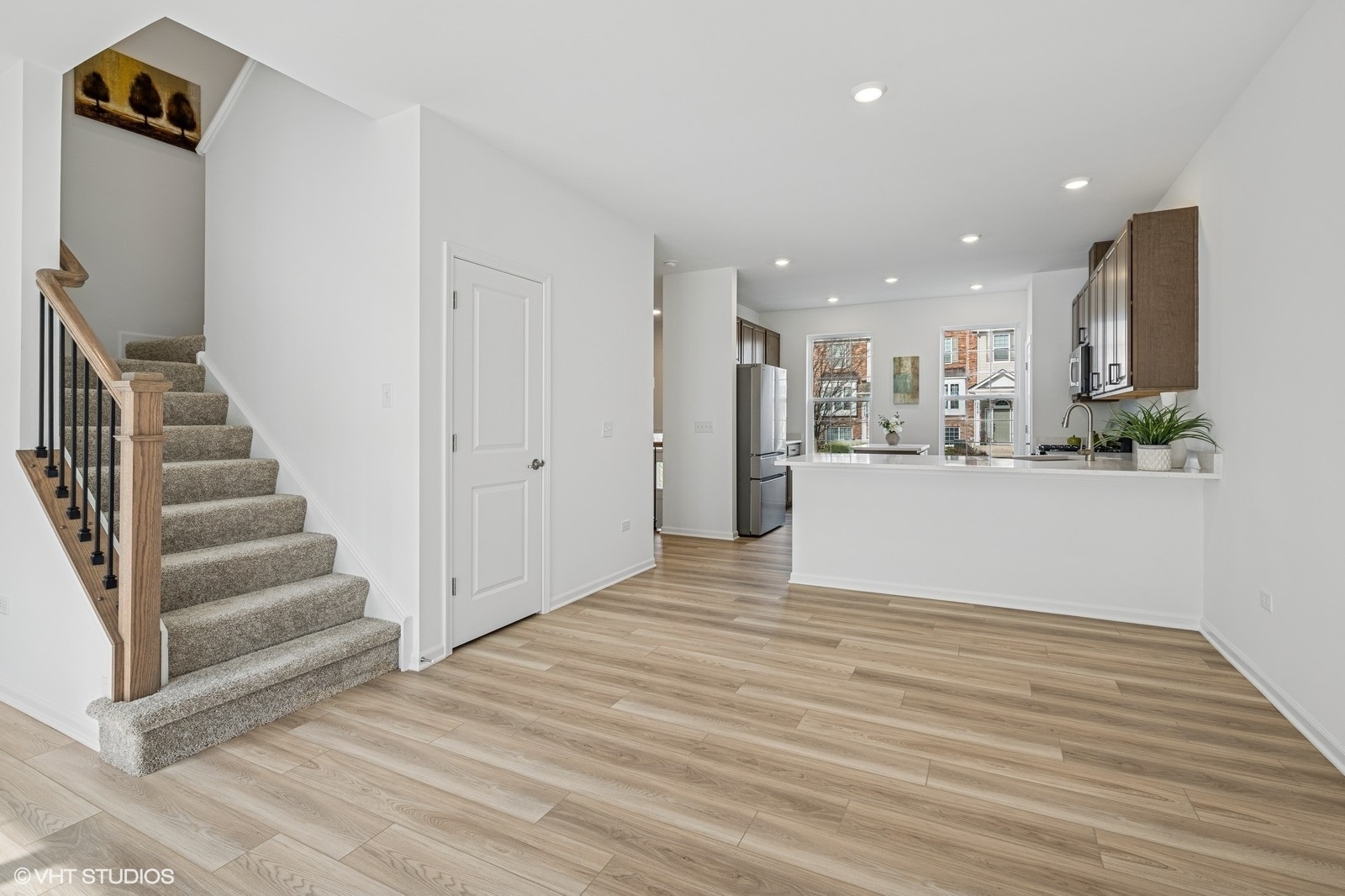 1204 Neubauer Circle #1304, Lindenhurst, IL 60046