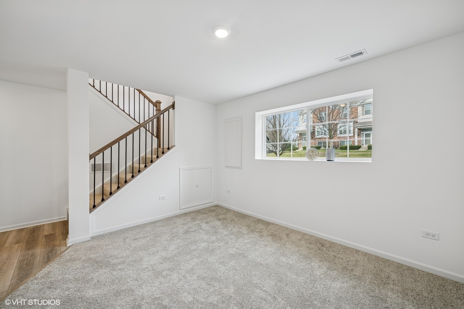 1204 Neubauer Circle #1304, Lindenhurst, IL 60046