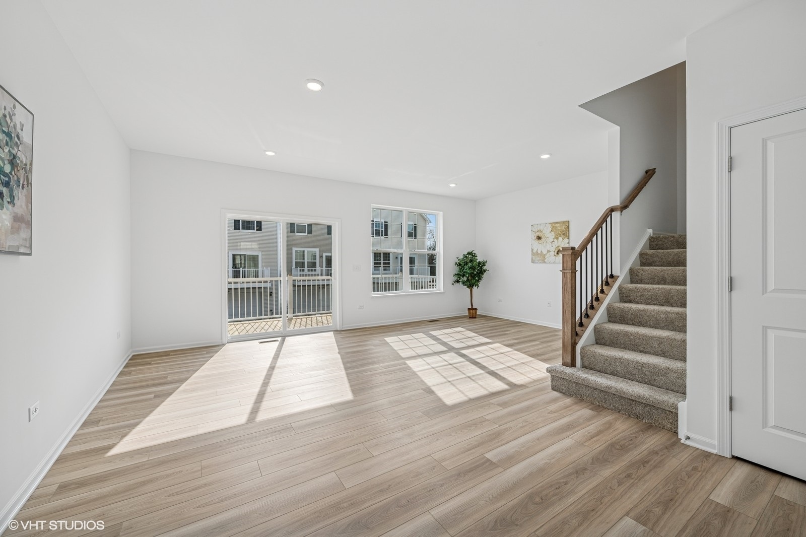 1204 Neubauer Circle #1304, Lindenhurst, IL 60046