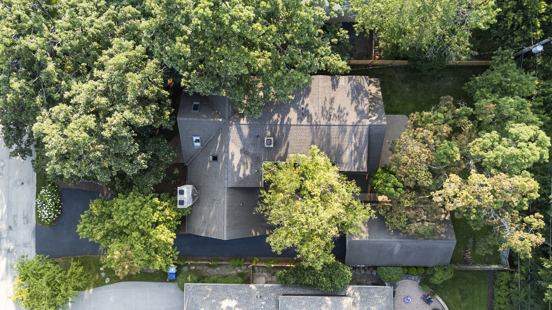 1410 Berkley Court, Deerfield, IL 60015