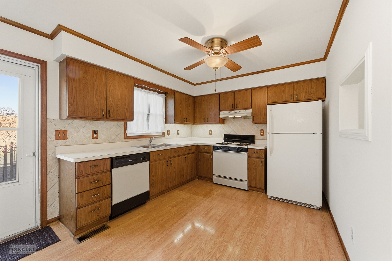 105 COLONIAL Parkway #B, Yorkville, IL 60560