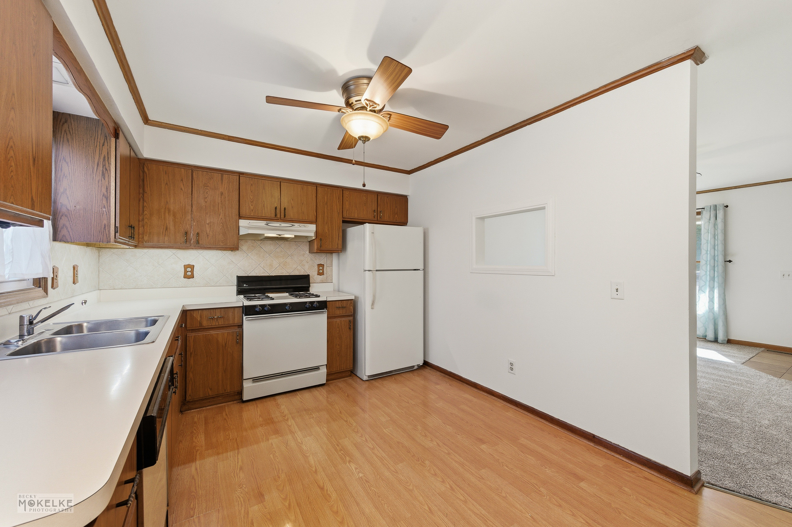 105 COLONIAL Parkway #B, Yorkville, IL 60560