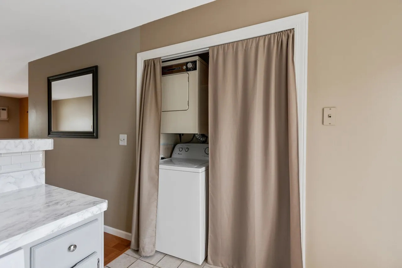 175 N Waters Edge Drive #201, Glendale Heights, IL 60139