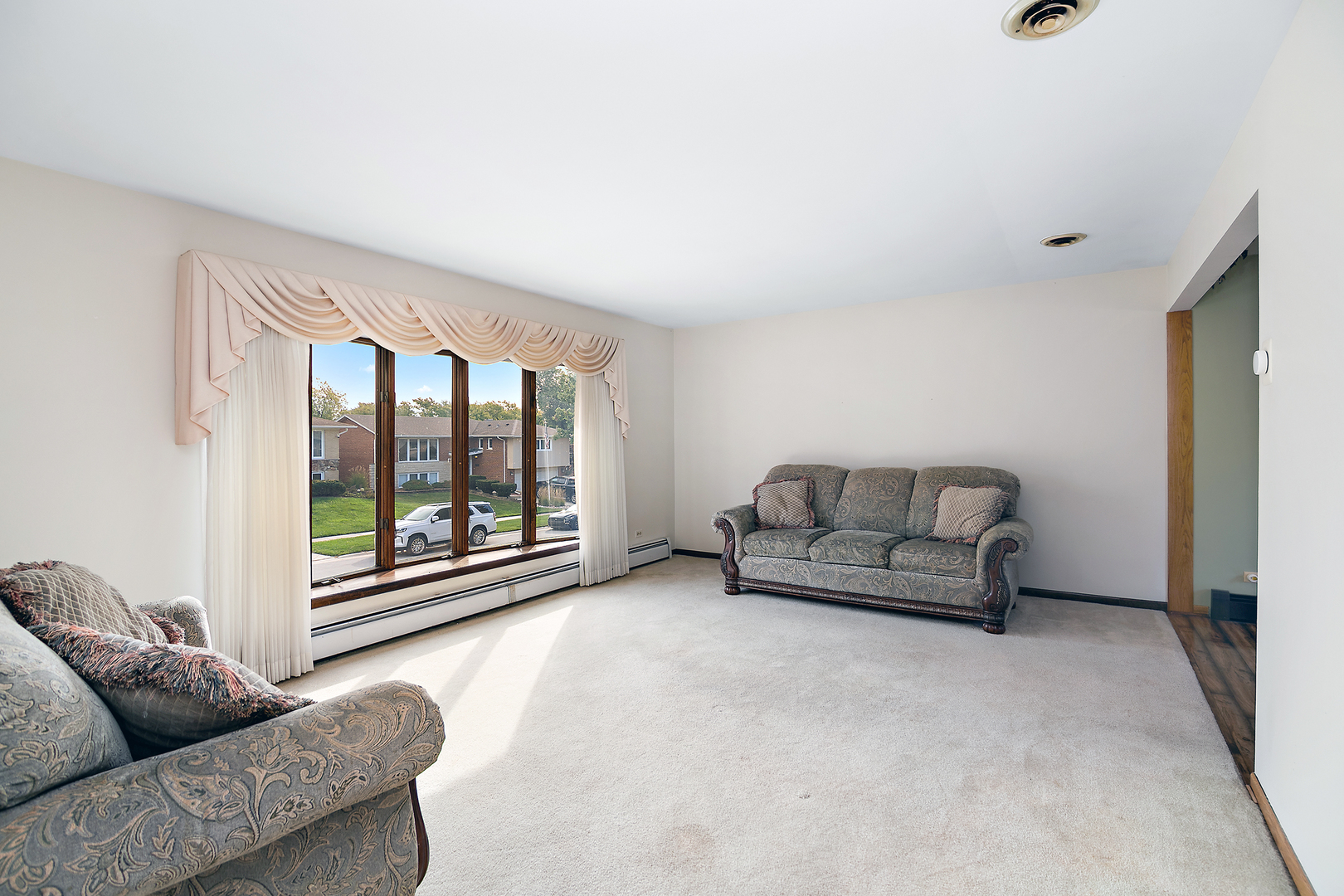 15124 Chestnut Lane, Oak Forest, IL 60452