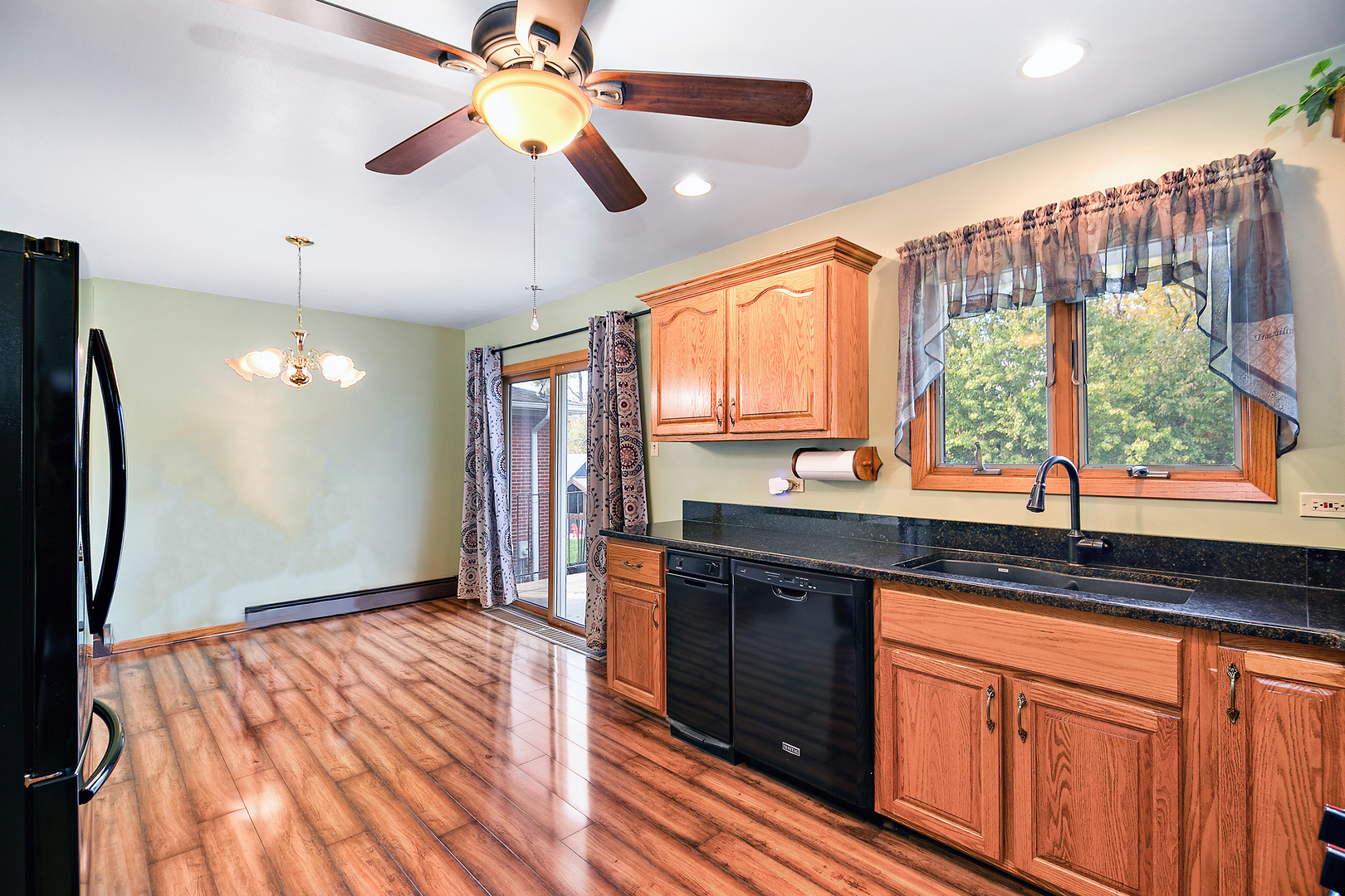 15124 Chestnut Lane, Oak Forest, IL 60452