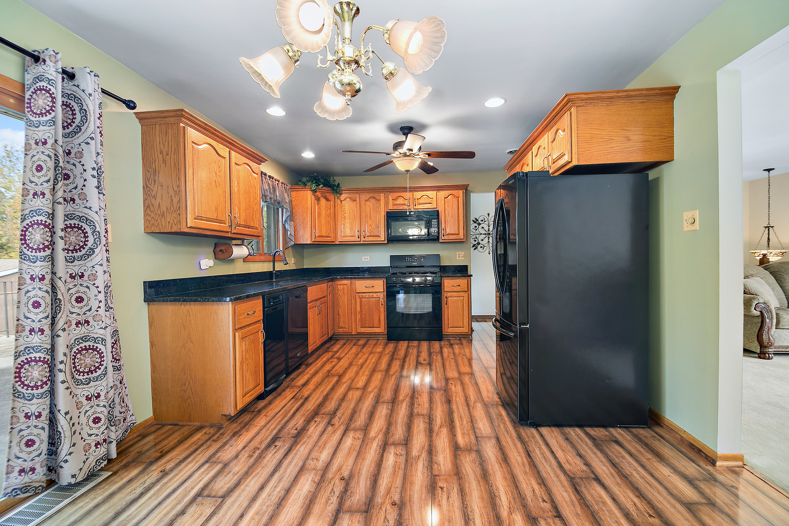 15124 Chestnut Lane, Oak Forest, IL 60452