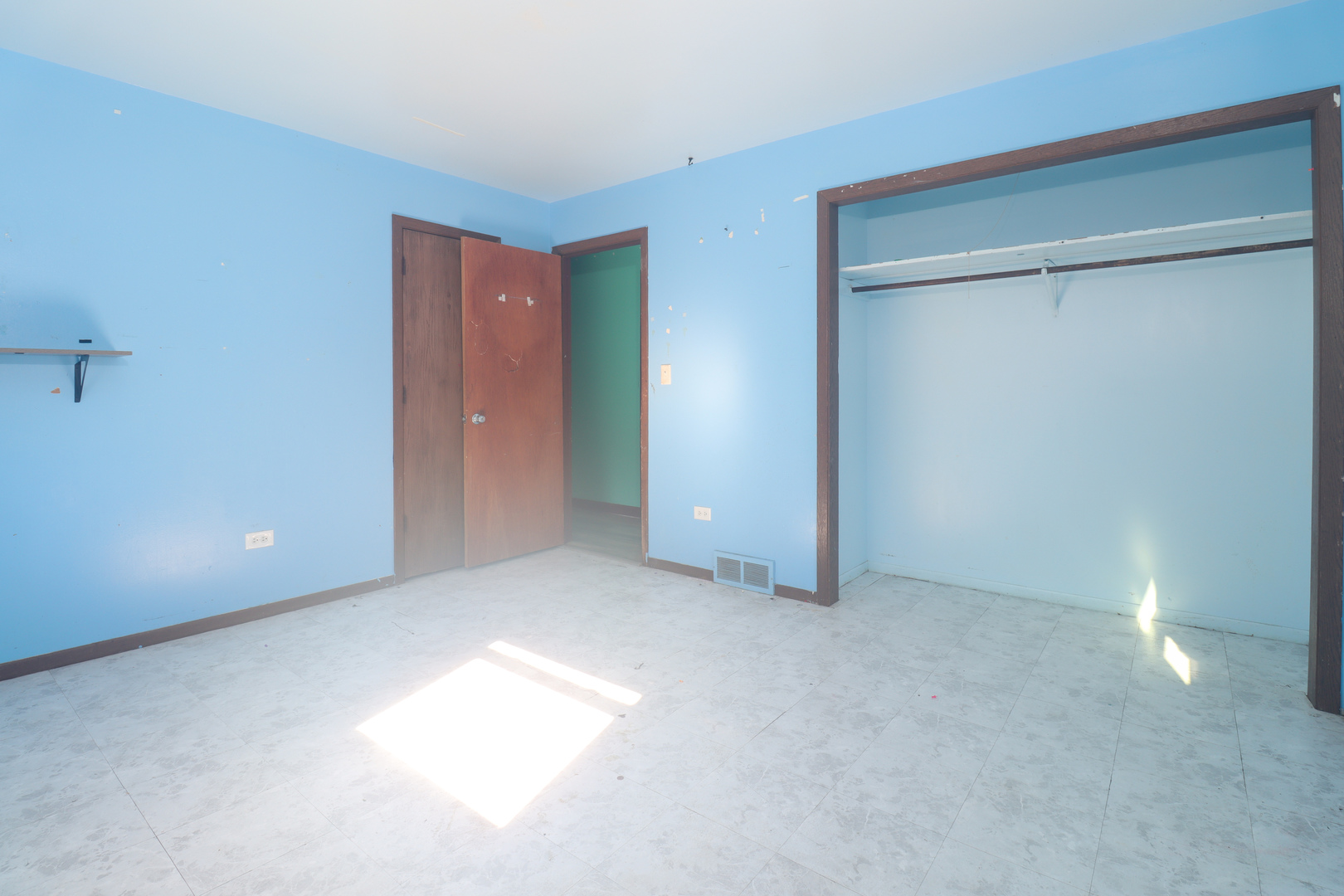 2200 Hermon Avenue, Zion, IL 60099